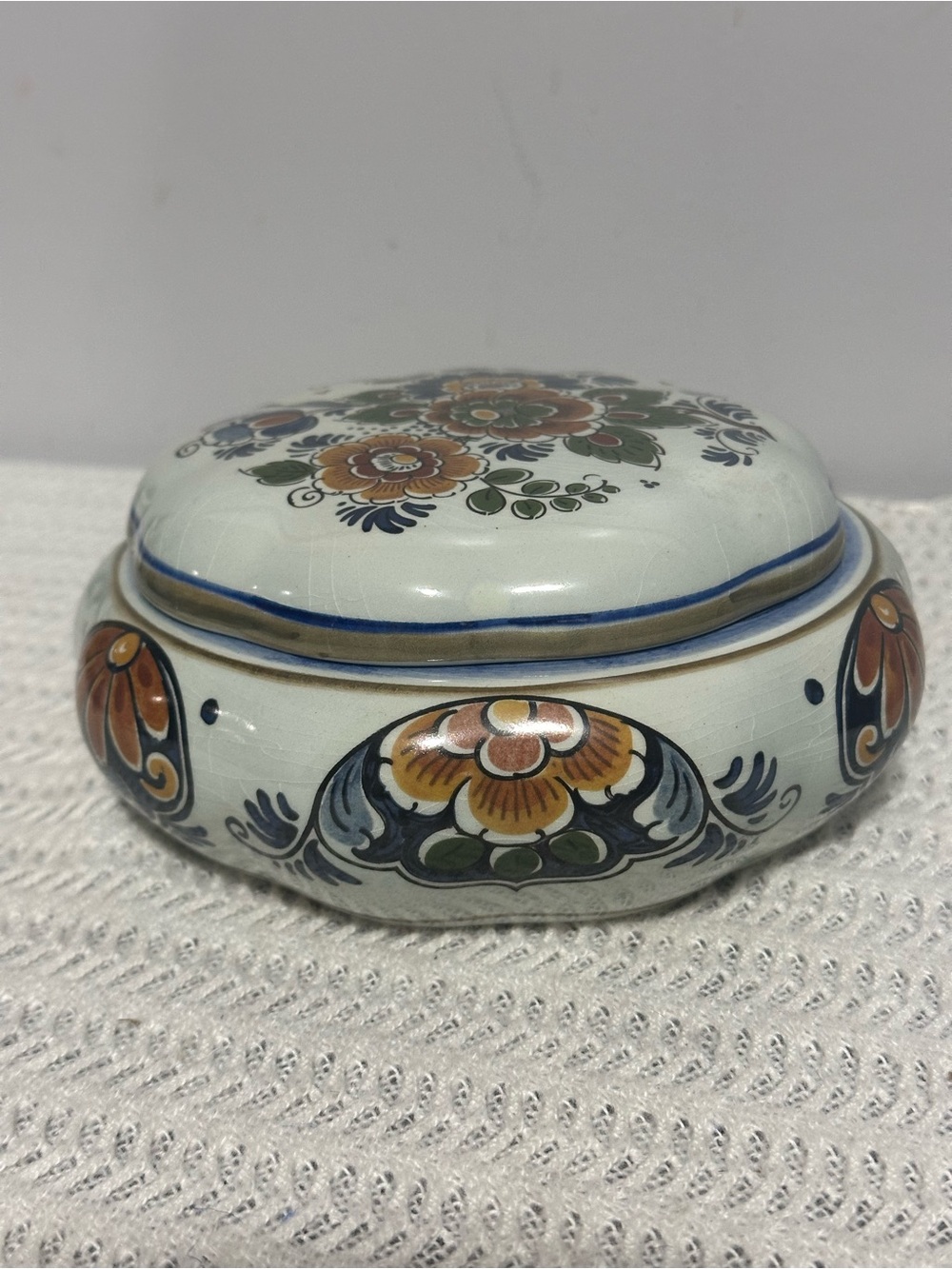 Hand-Painted Floral Ceramic Trinket Box - delta Holland